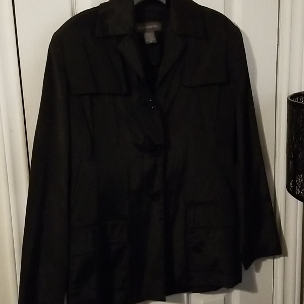 Banana Republic Black with soft sheen 36bust